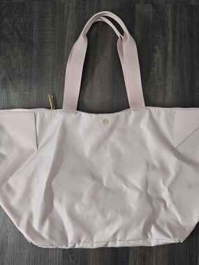 lululemon athletica Everyday Tote Bag in Blush Pink